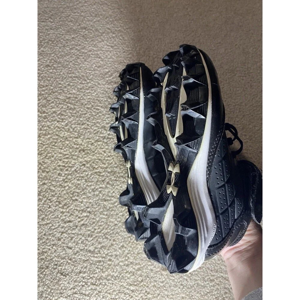 Under Armour Crusher Mid Youth Football Cleats Black White 1235878-001 Size 1Y